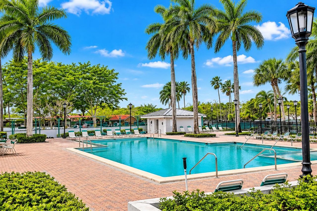 18286 Mediterranean Boulevard, Unit 202, Hialeah, FL 33015 Photo