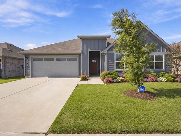 1709 Central Park Drive, Alvarado, TX 76009