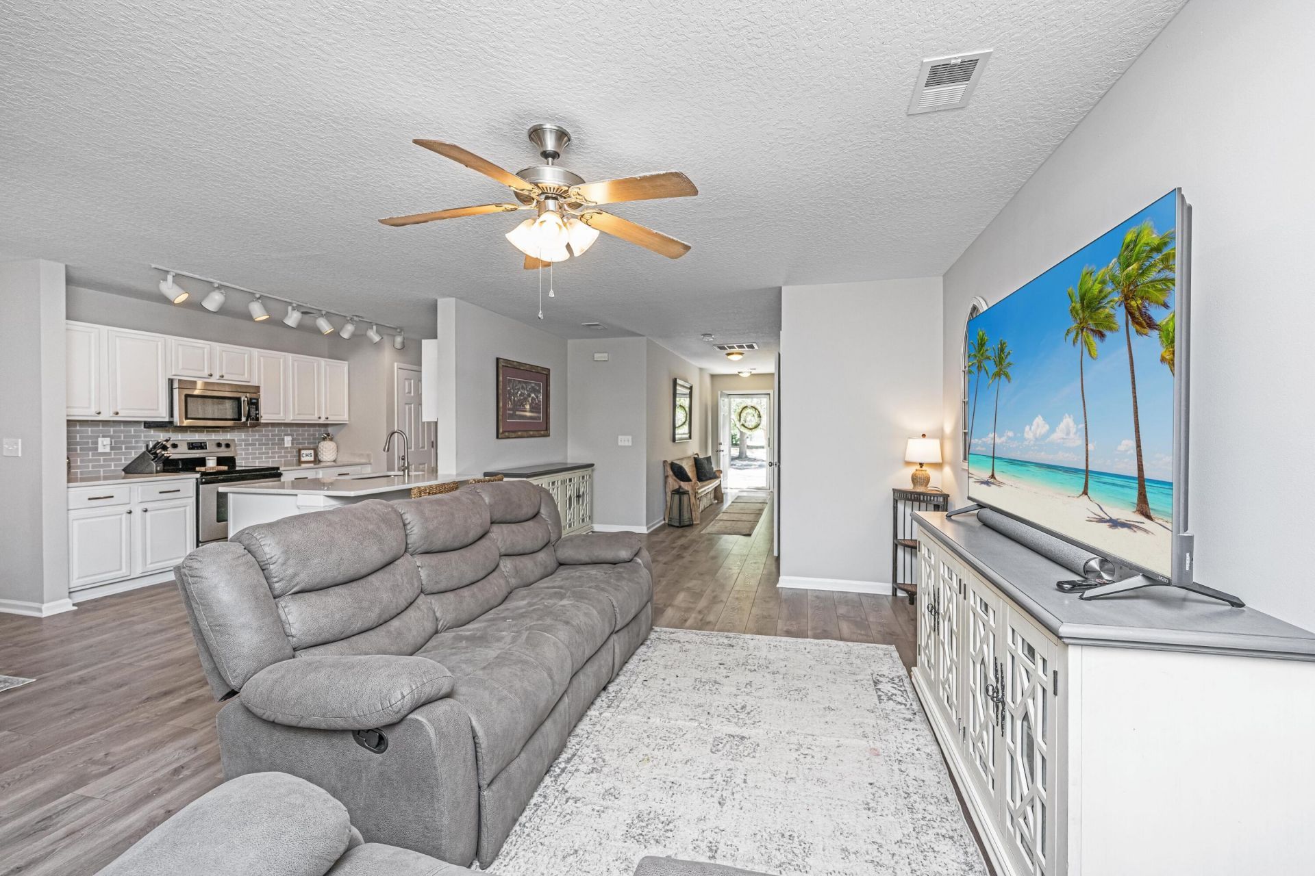 7871 Park Gate Drive Photo 10