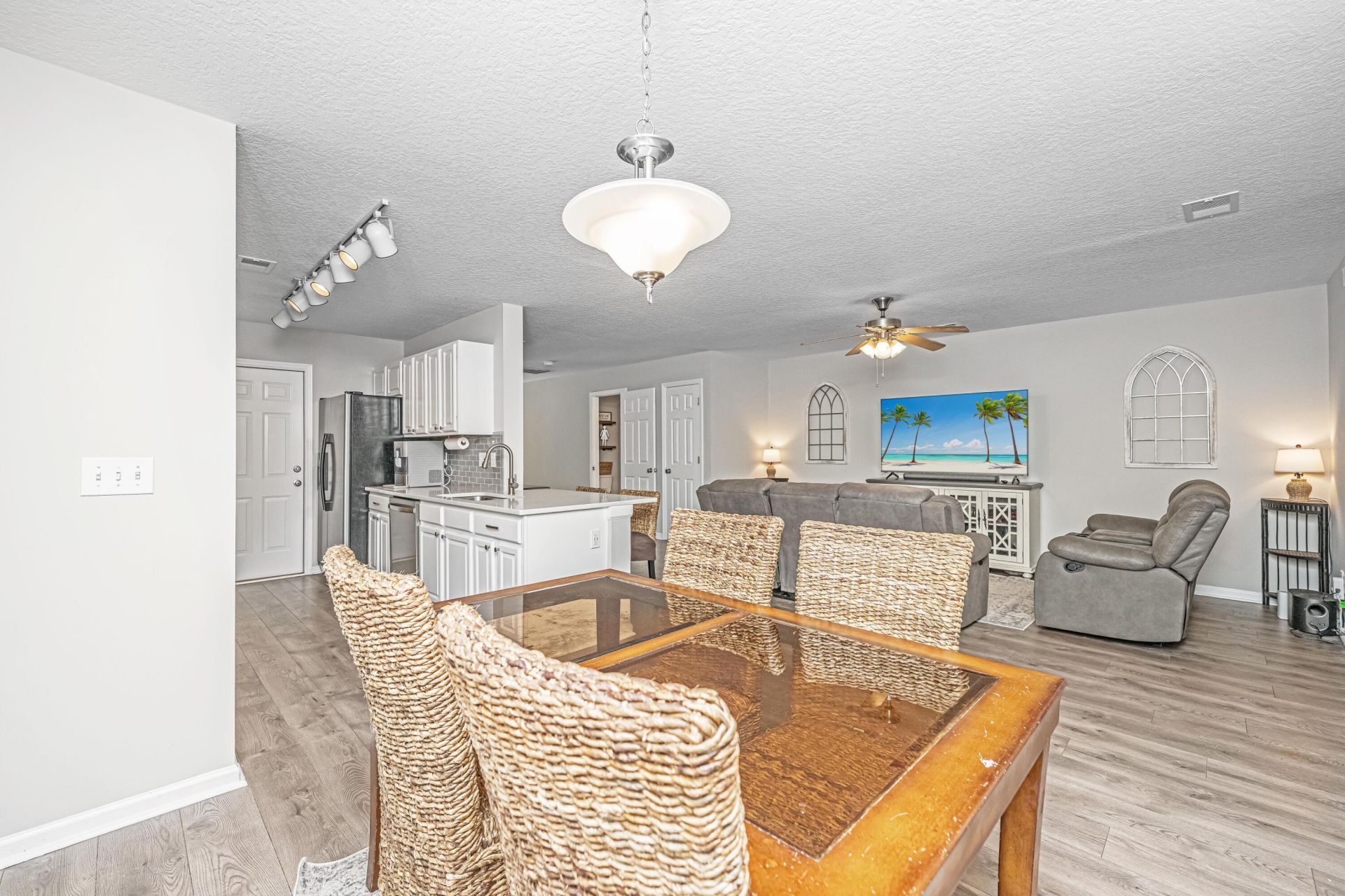7871 Park Gate Drive Photo 13