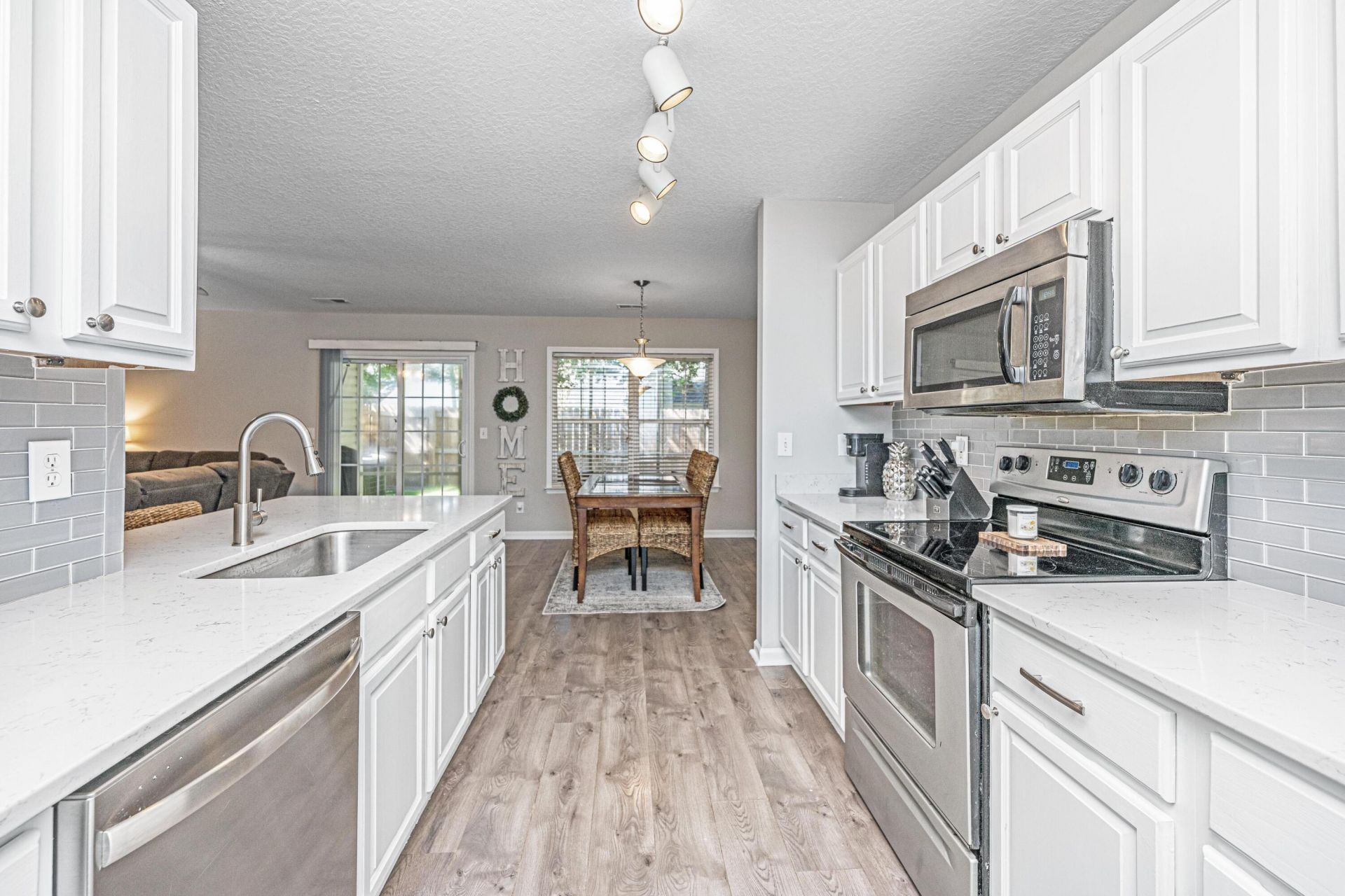 7871 Park Gate Drive Photo 16