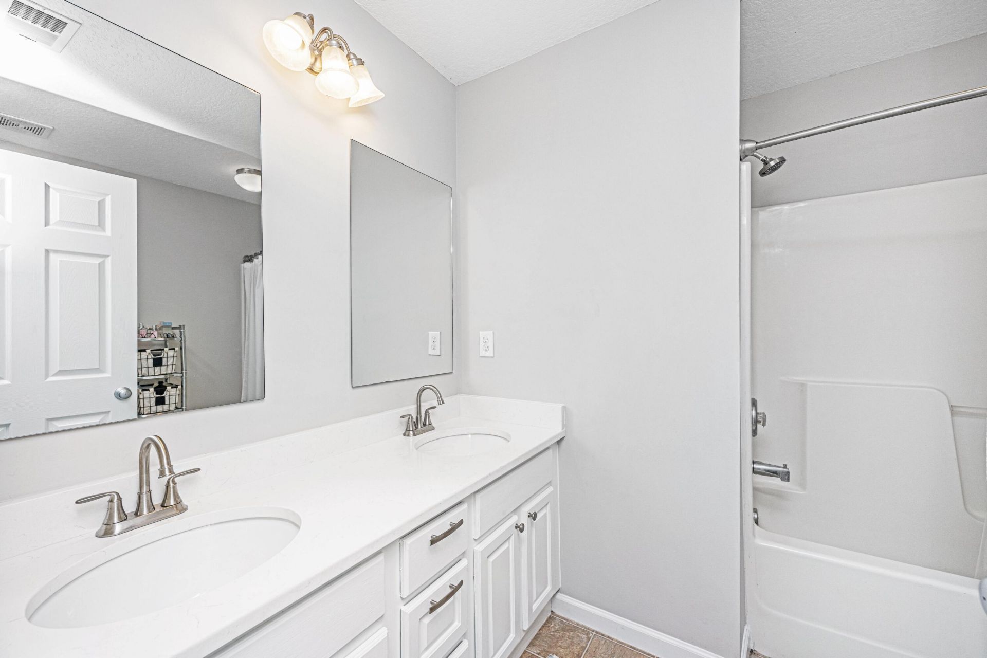 7871 Park Gate Drive Photo 31