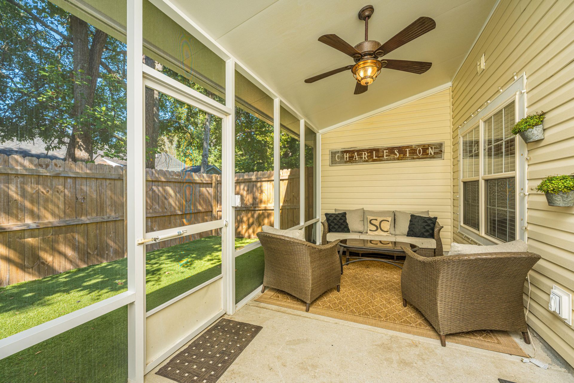 7871 Park Gate Drive Photo 34