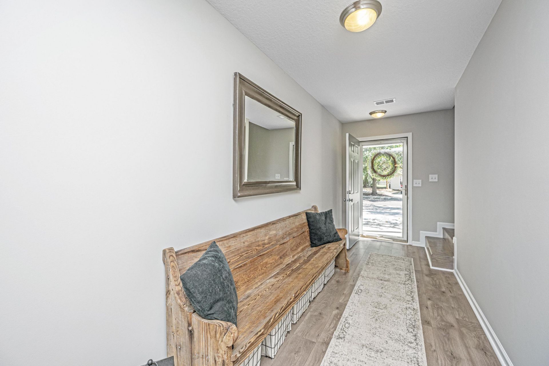 7871 Park Gate Drive Photo 4