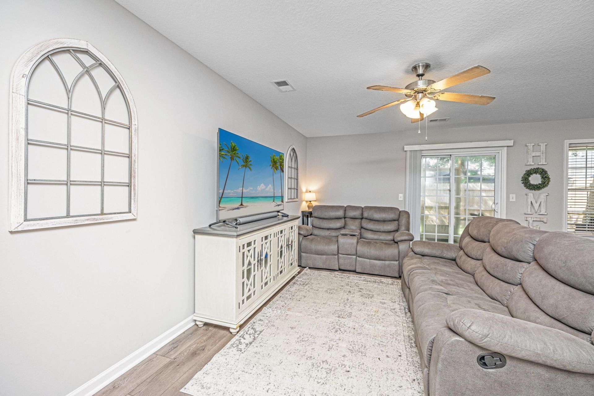 7871 Park Gate Drive Photo 8