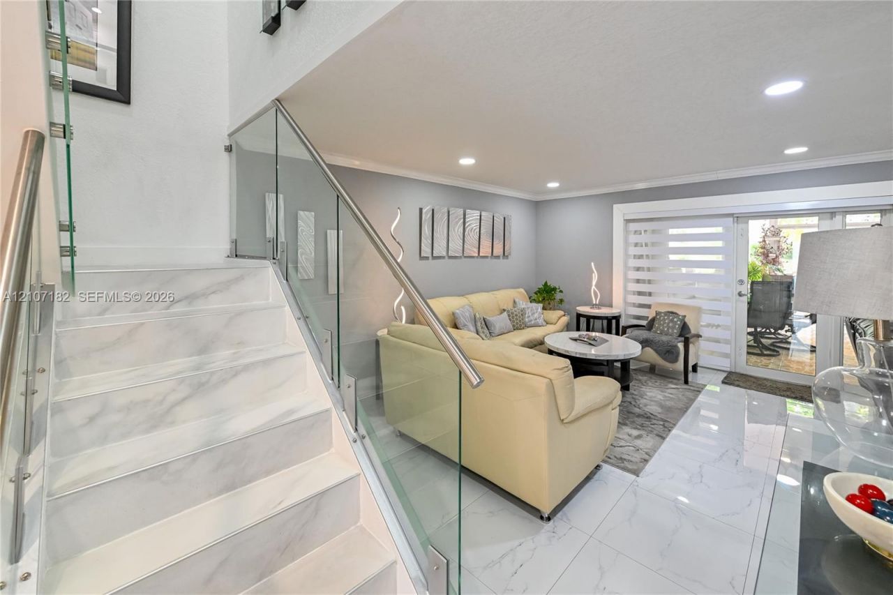 8115 W 8th Ct, Hialeah, FL 33014 Photo
