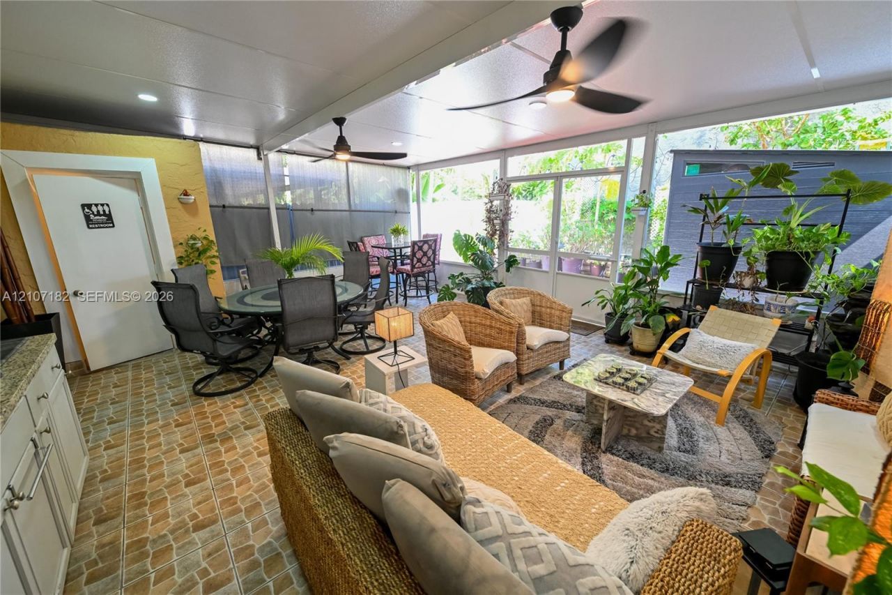 8115 W 8th Ct, Hialeah, FL 33014 Photo