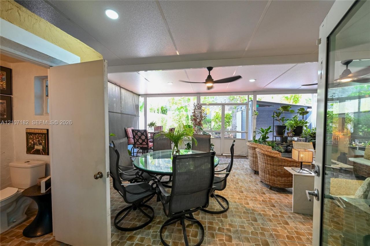 8115 W 8th Ct, Hialeah, FL 33014 Photo