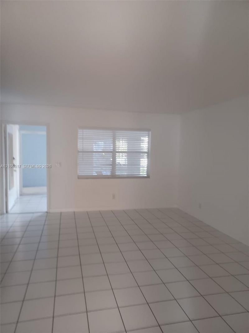 541 Blue Heron Dr, Unit 204, Hallandale Beach, FL 33009 Photo