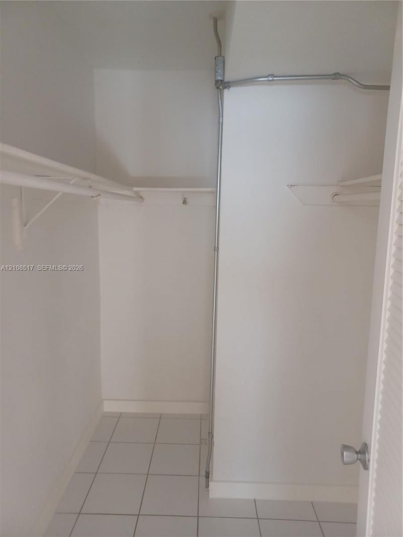 541 Blue Heron Dr, Unit 204, Hallandale Beach, FL 33009 Photo