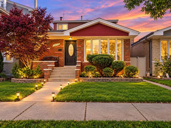 7052 W 64th Place , Chicago, IL 60638