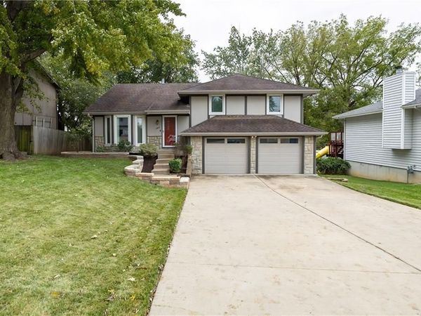 140 Debra Street, Lansing, KS 66043