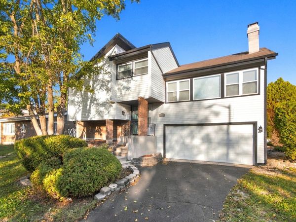 17909 Chartres Court , Hazel Crest, IL 60429