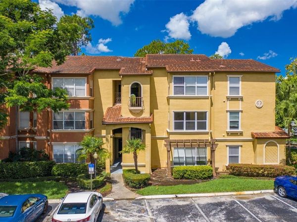 5164 CONROY ROAD, Unit 28, ORLANDO, FL 32811