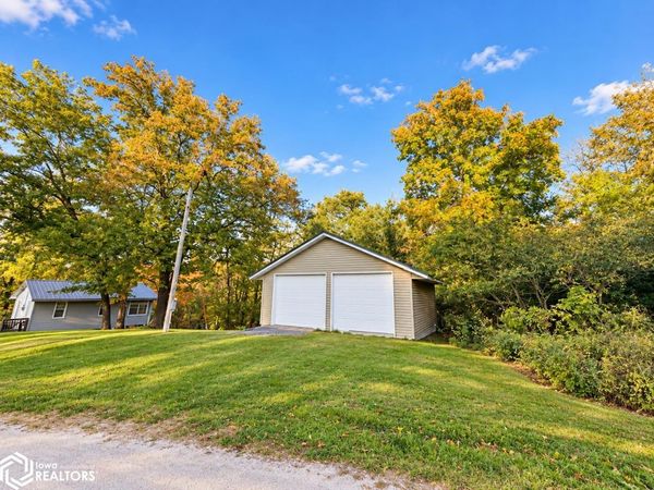 3095 Caron Drive, Brooklyn, IA 52211