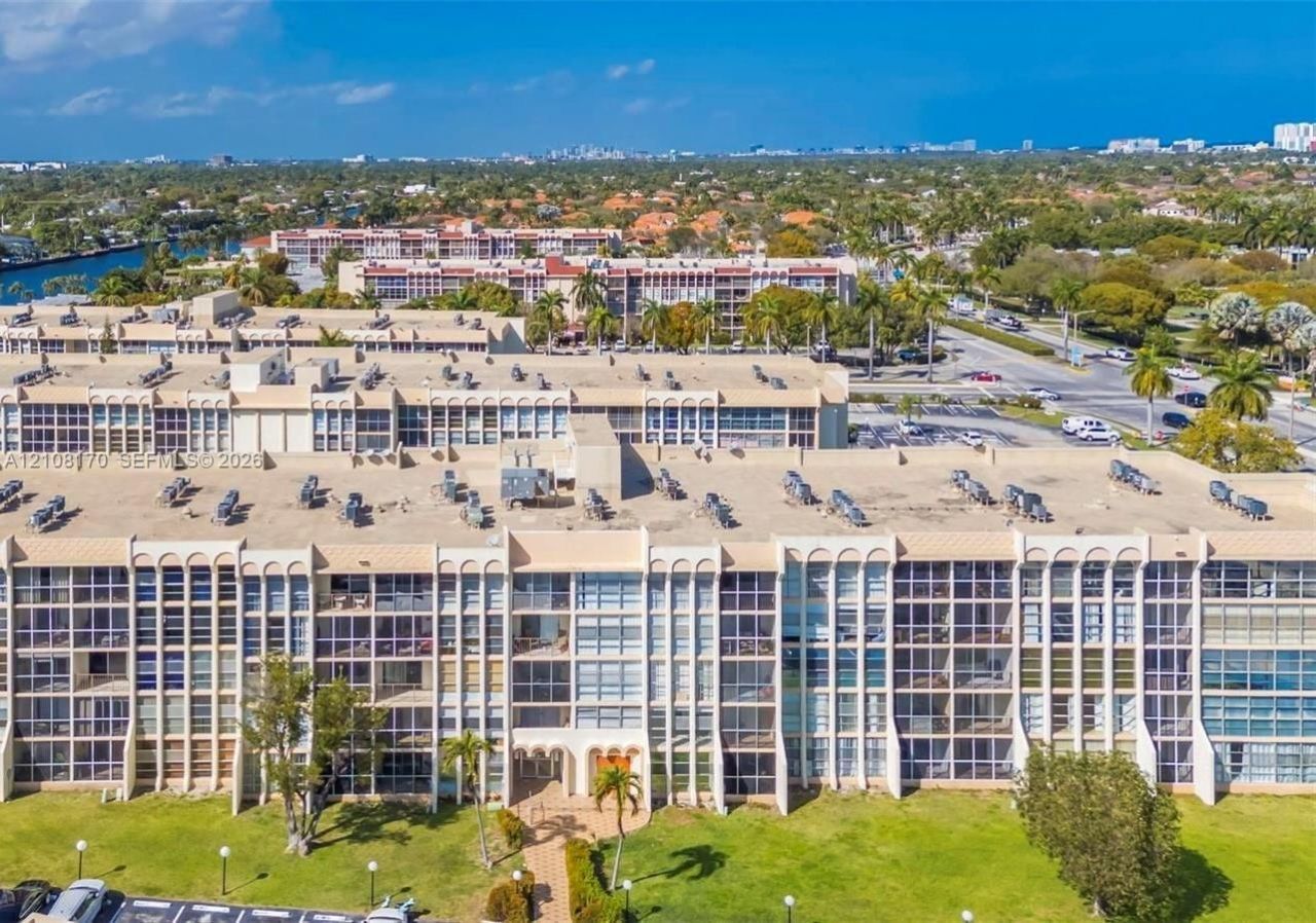 801 Three Islands Blvd , Unit 108, Hallandale Beach, FL 33009 Photo