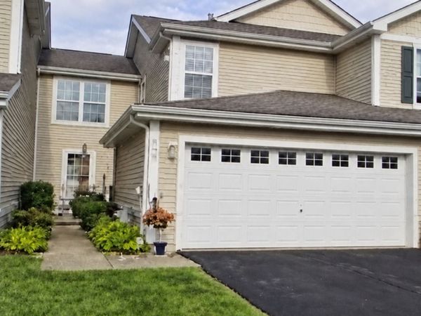 425 N Carlisle Court , Round Lake, IL 60073