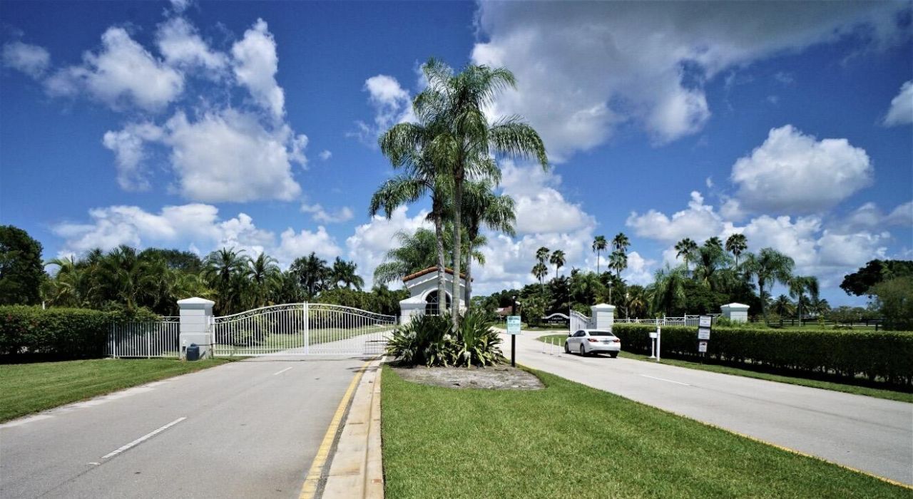 2546 Country Golf Drive, Wellington, FL 33414 Photo