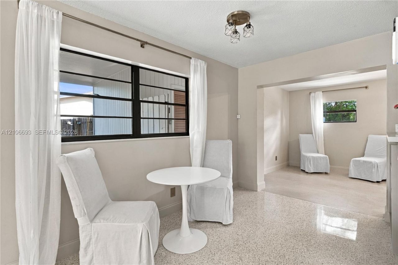 1459 42nd St, West Palm Beach, FL 33407 Photo