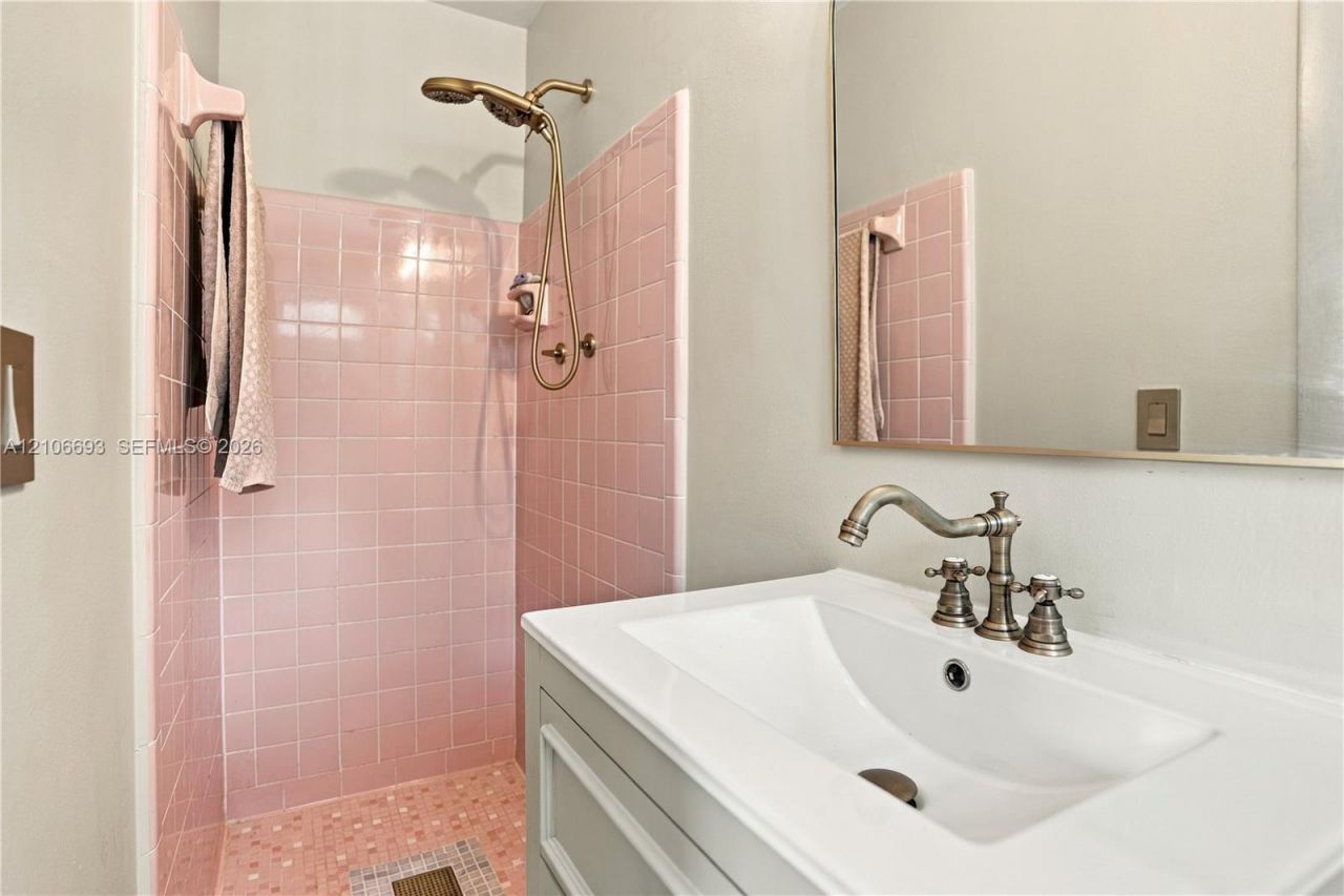 1459 42nd St, West Palm Beach, FL 33407 Photo