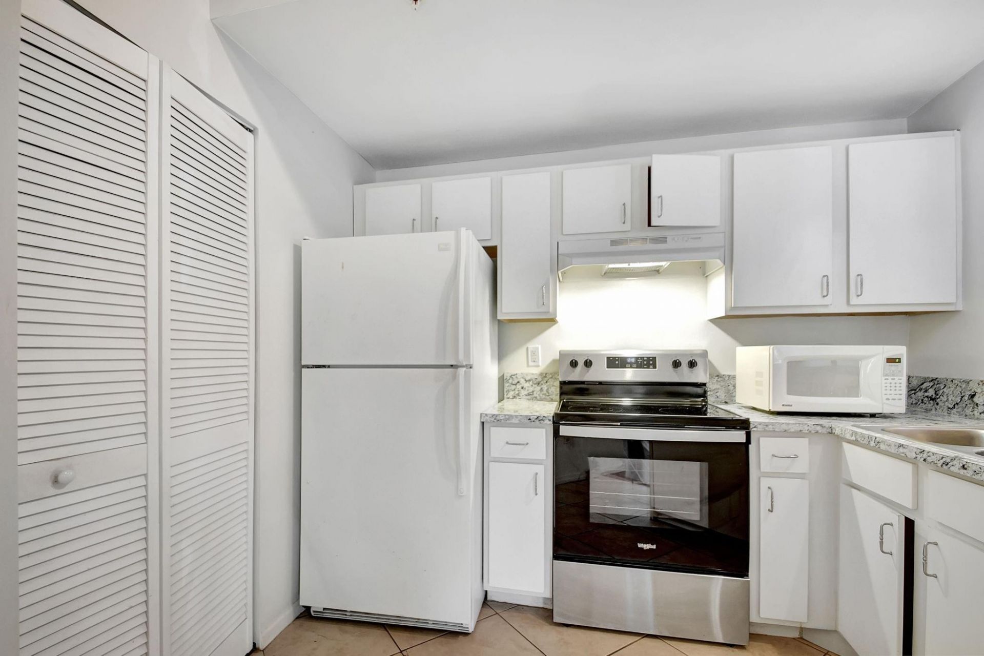 1200 Scotia Drive, Unit 107, Hypoluxo, FL 33462 Photo