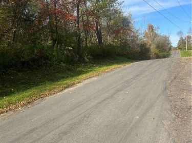 Blue Road , Deerfield, NY 13502