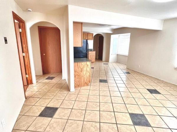 615 Candelaria Road NW, Albuquerque, NM 87107
