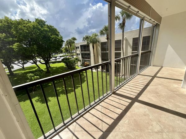 5190 LAS VERDES Circle, Unit 314, Delray Beach, FL 33484