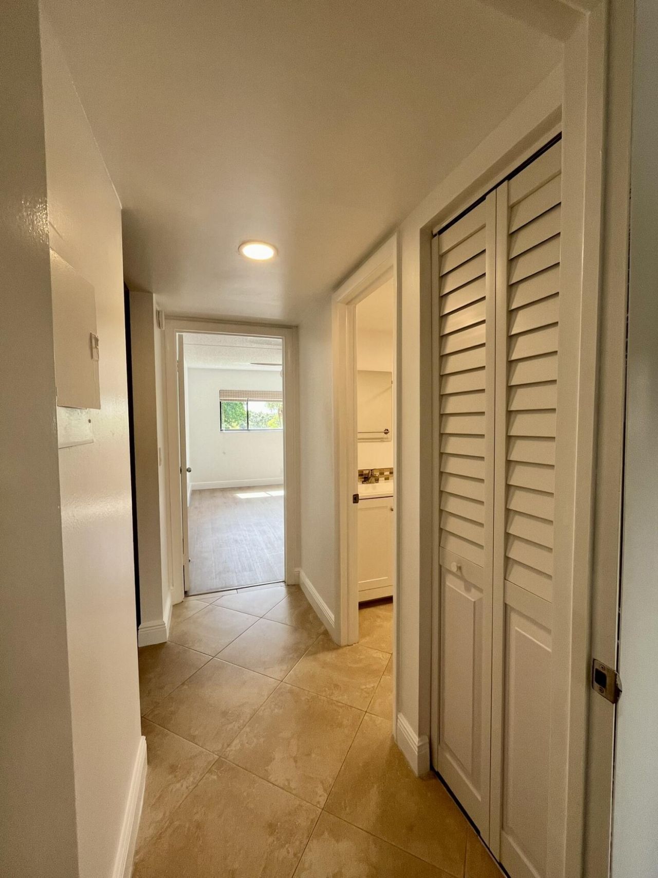 5190 Las Verdes Circle, Unit 314, Delray Beach, FL 33484 Photo