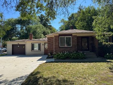 20666 Eastwood Drive , Harper Woods, Mi 48225