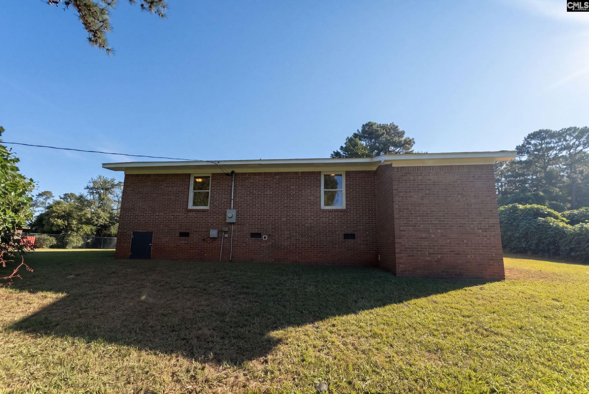 219 Honeysuckle Lane  Photo 5