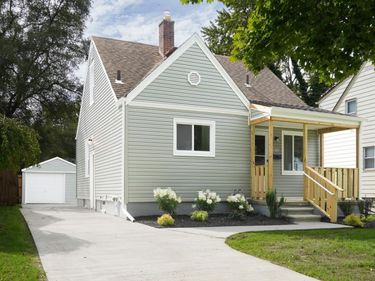 20048 Washtenaw Street , Harper Woods, Mi 48225