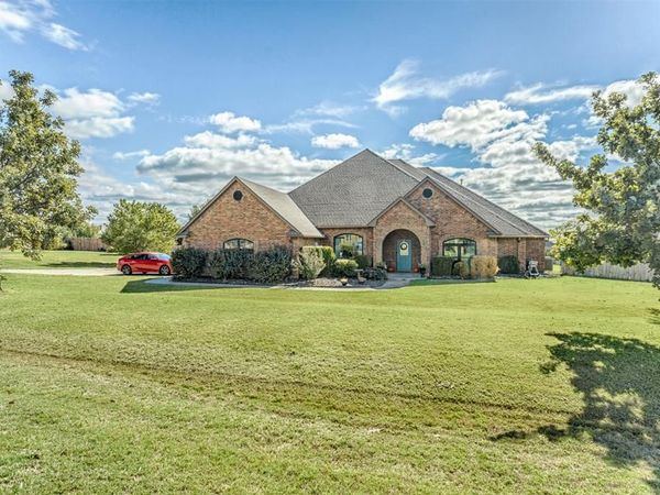 4658 Hillcrest Lane, Edmond, OK 73025