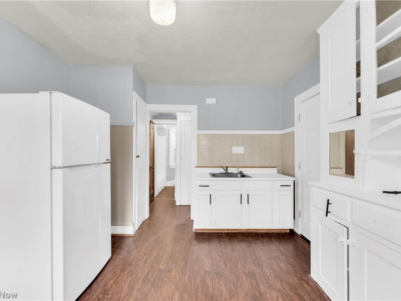 14614 Glendale Avenue, Unit 2/UP, Cleveland, OH 44128 Photo 10
