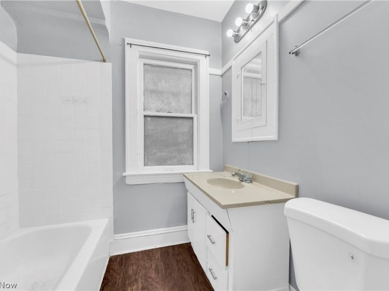 14614 Glendale Avenue, Unit 2/UP, Cleveland, OH 44128 Photo 16