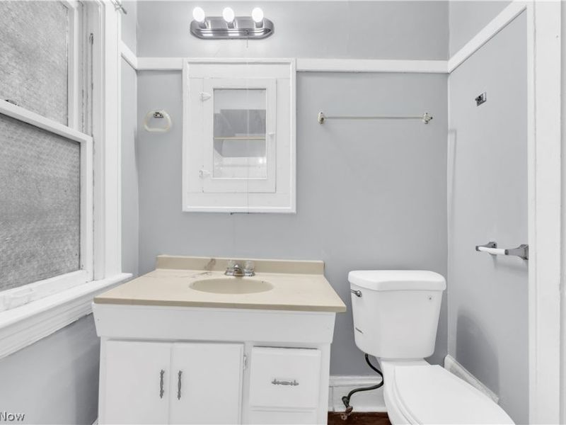 14614 Glendale Avenue, Unit 2/UP, Cleveland, OH 44128 Photo 17