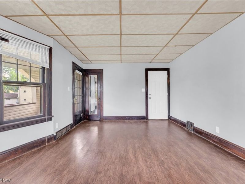 14614 Glendale Avenue, Unit 2/UP, Cleveland, OH 44128 Photo 5