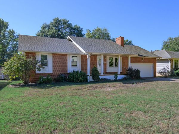 3158 W Broadmoor Street , Springfield, MO 65807