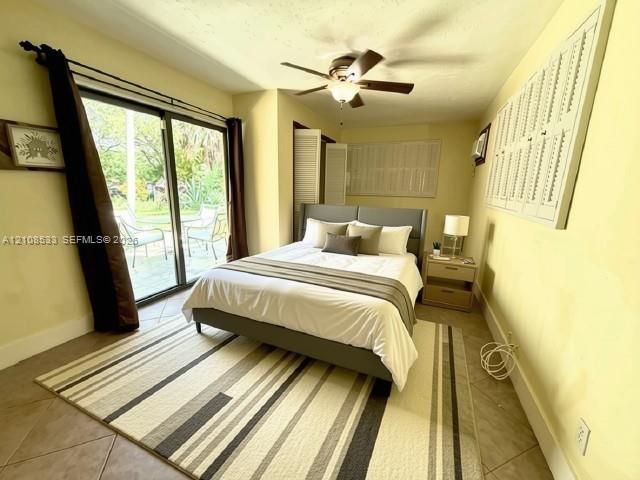 1124 NE 7th St , Hallandale Beach, FL 33009 Photo
