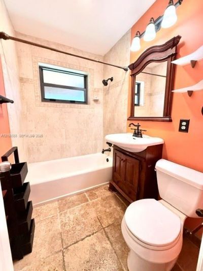 1124 NE 7th St , Hallandale Beach, FL 33009 Photo