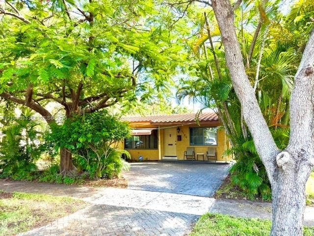 1124 NE 7th St , Hallandale Beach, FL 33009 Photo