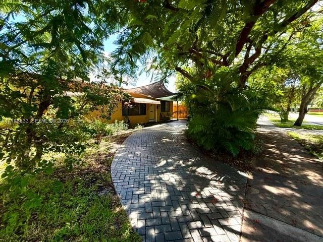 1124 NE 7th St , Hallandale Beach, FL 33009 Photo