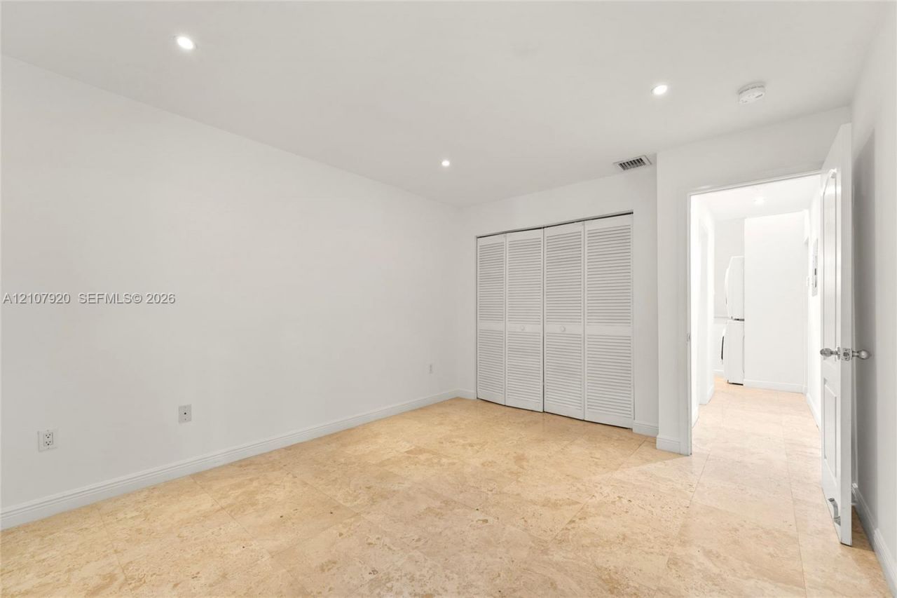 3062 Shipping Ave, Unit 3062, Miami, FL 33133 Photo
