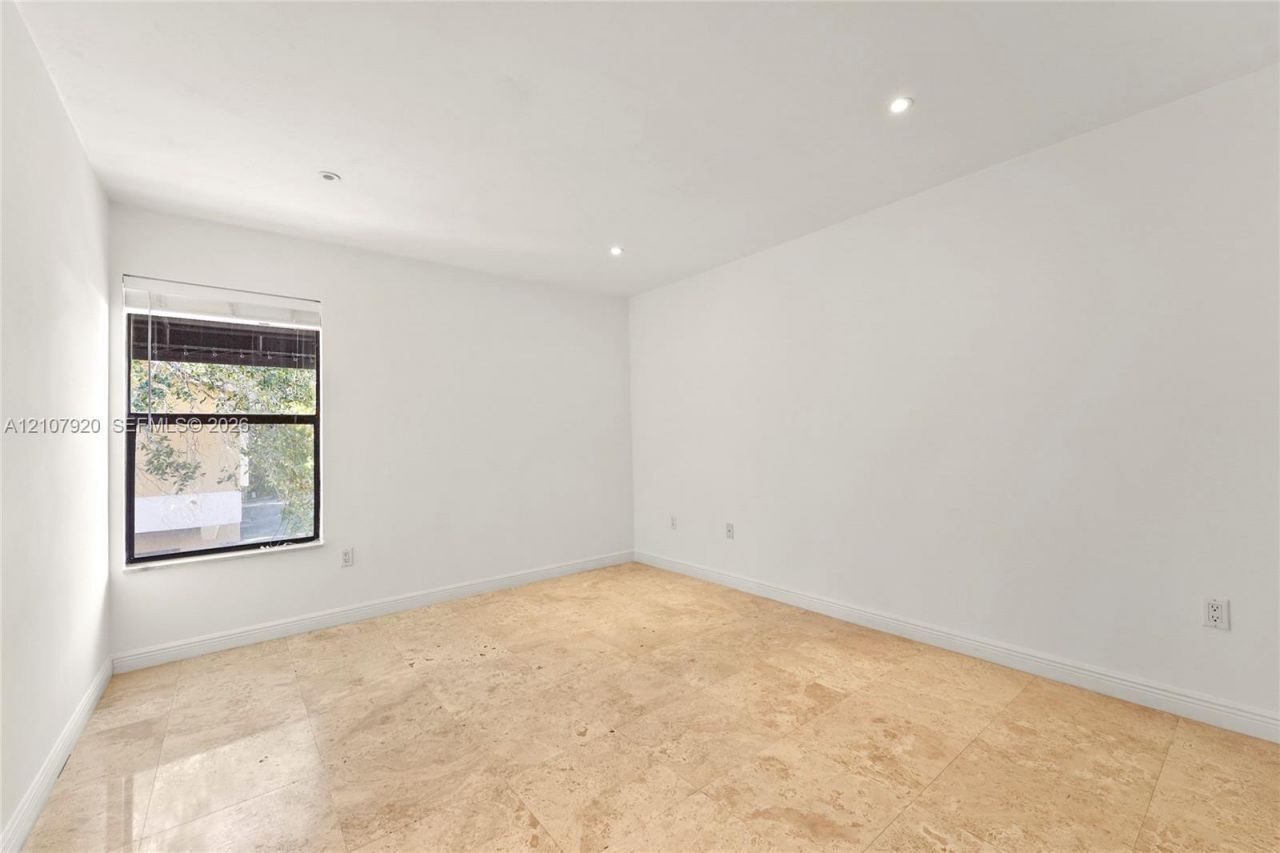 3062 Shipping Ave, Unit 3062, Miami, FL 33133 Photo