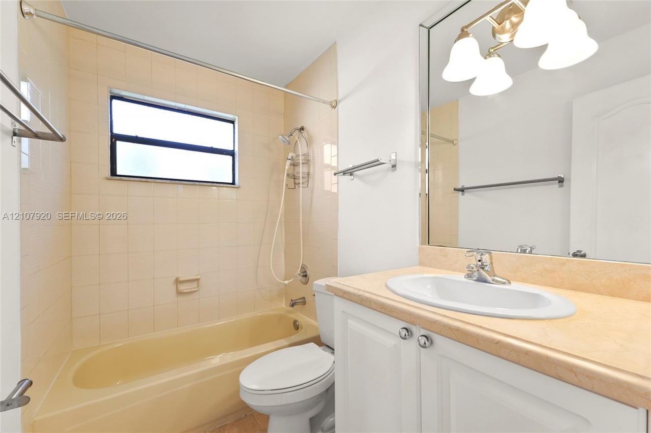 3062 Shipping Ave, Unit 3062, Miami, FL 33133 Photo