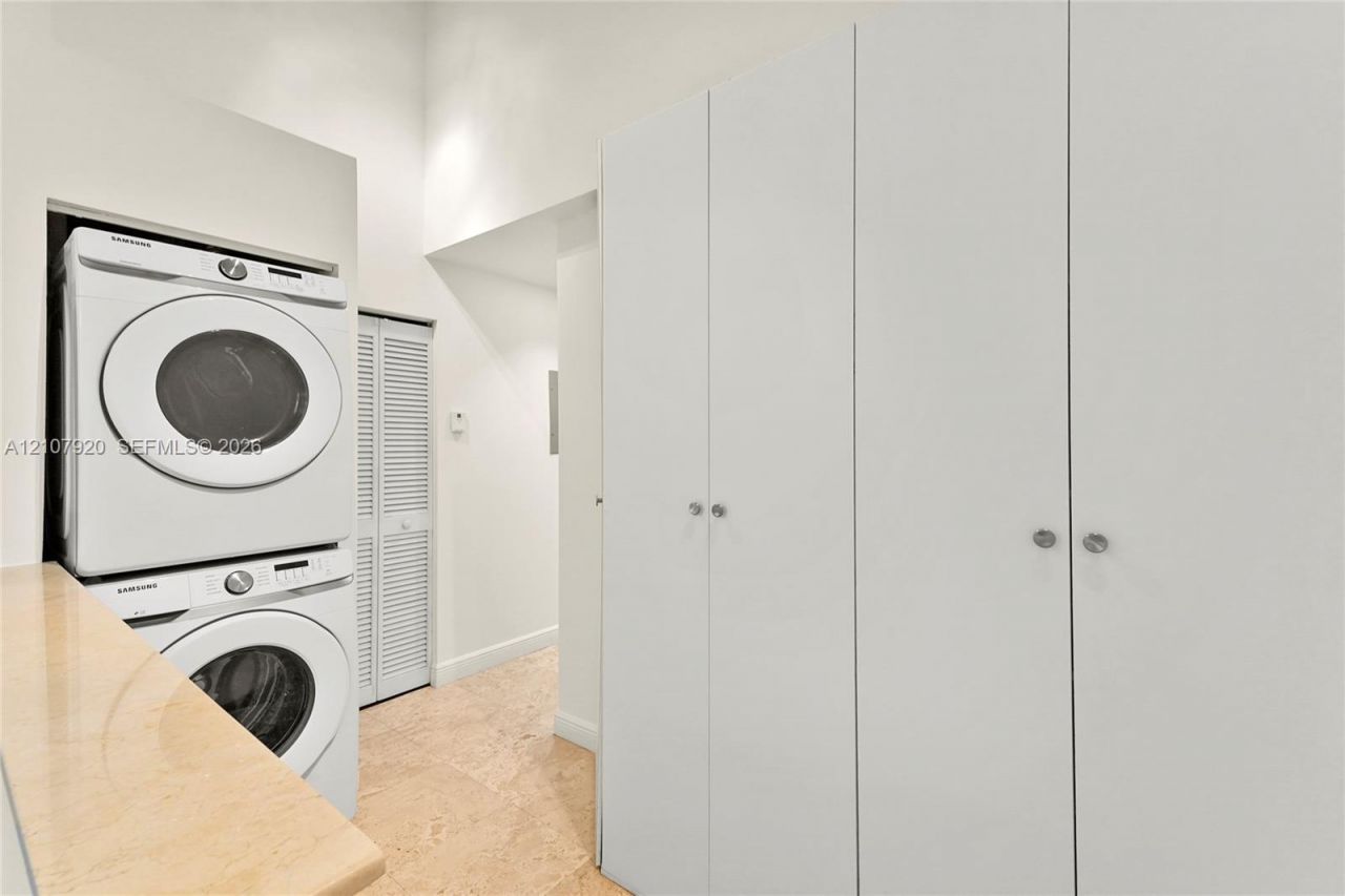 3062 Shipping Ave, Unit 3062, Miami, FL 33133 Photo