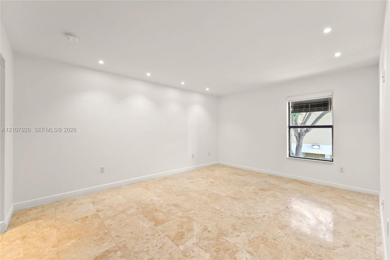 3062 Shipping Ave, Unit 3062, Miami, FL 33133 Photo