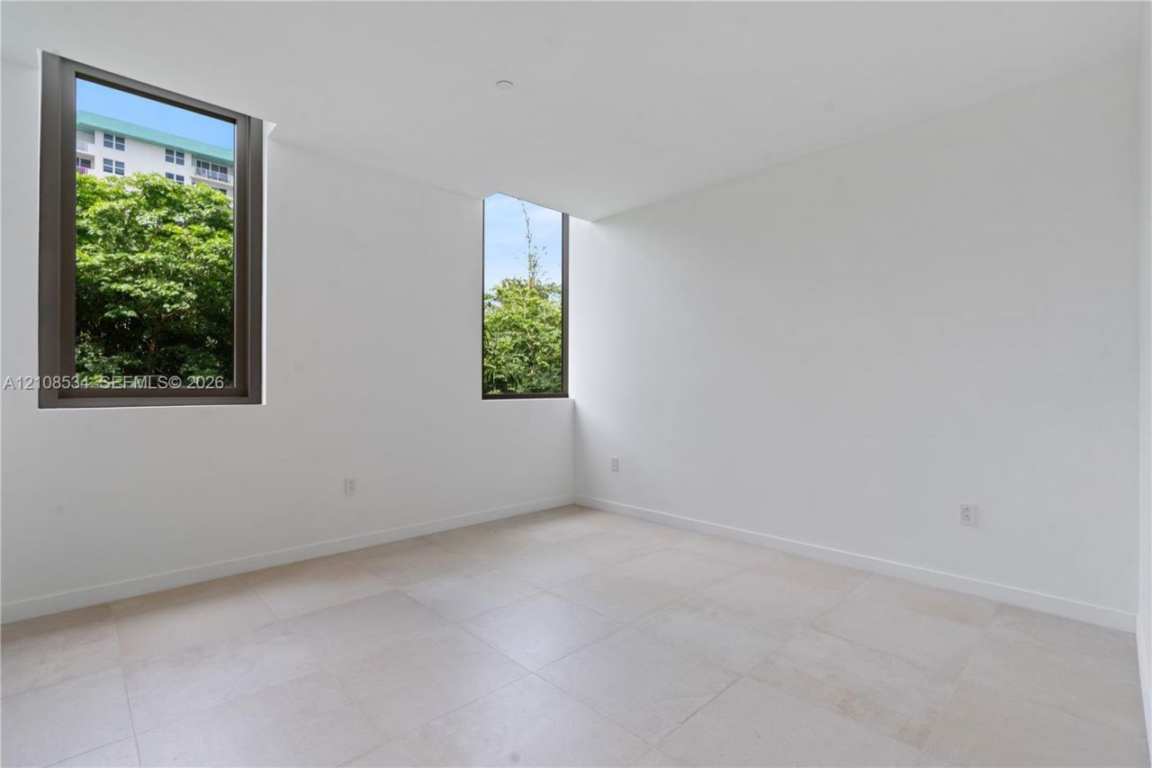 1135 103rd St , Unit 203, Bay Harbor Islands, FL 33154 Photo