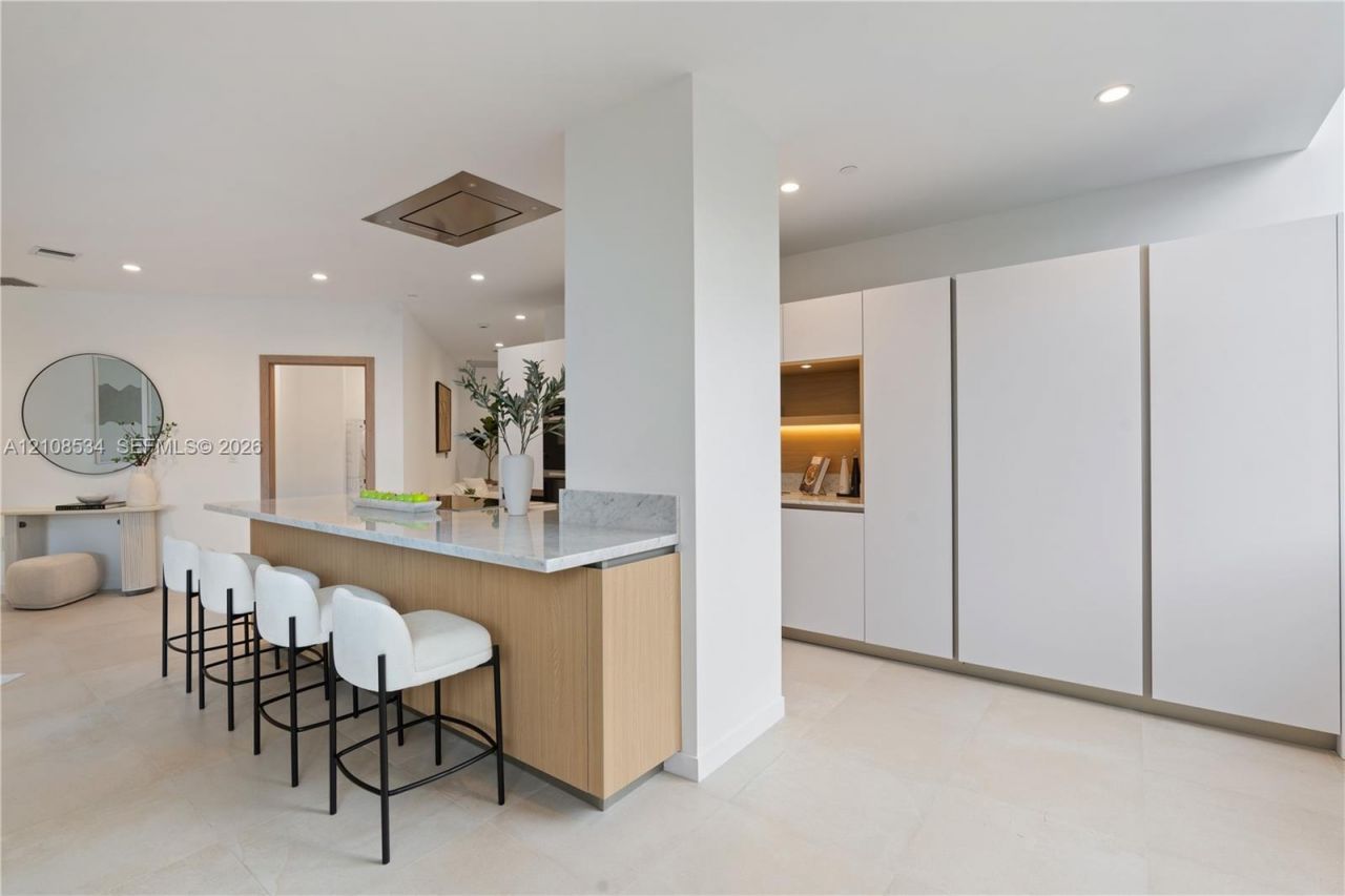 1135 103rd St , Unit 203, Bay Harbor Islands, FL 33154 Photo