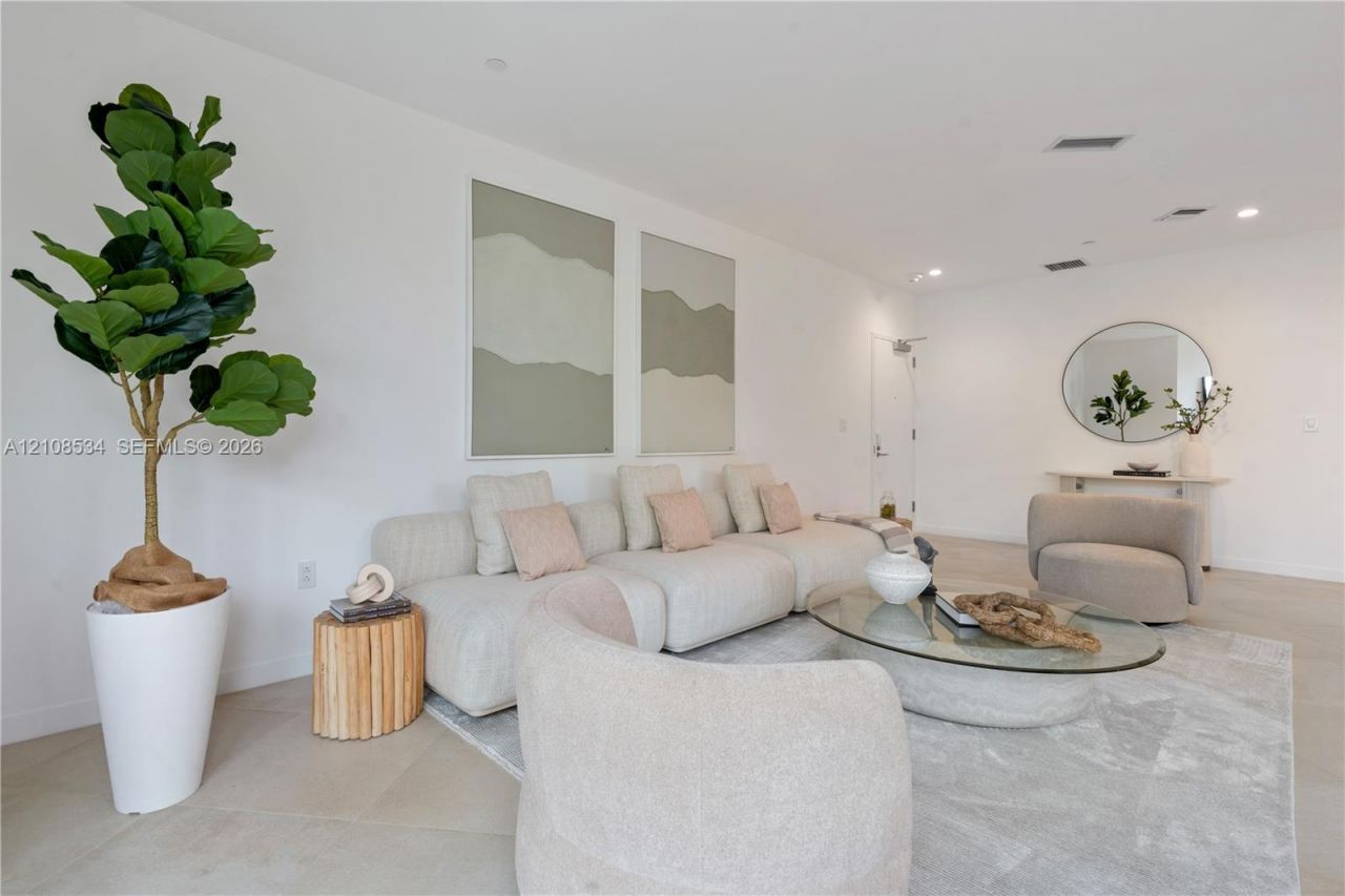 1135 103rd St , Unit 203, Bay Harbor Islands, FL 33154 Photo